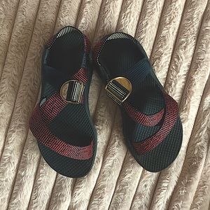 Chavos sandles like new